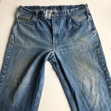 Load image into Gallery viewer, Carhartt Jeans W42 L30