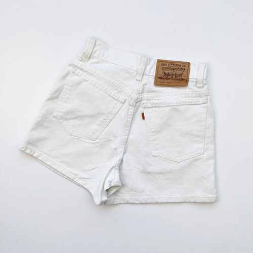 90s Levi’s Shorts W24