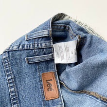 Load image into Gallery viewer, 90s Lee Denim Shorts W32