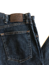 Load image into Gallery viewer, Wrangler Jeans W34 L30