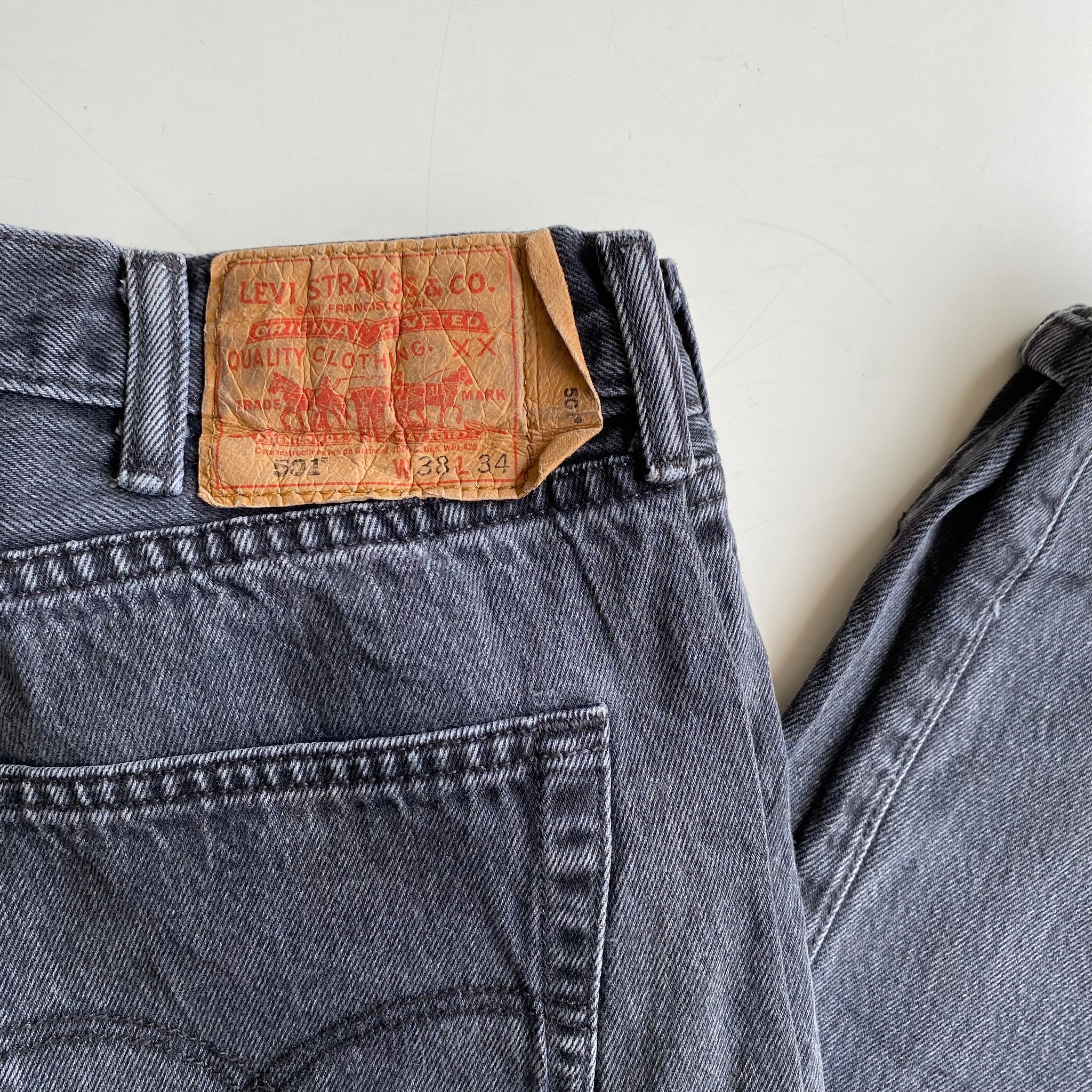 Levi's 501 W38 L34 – Red Cactus Vintage