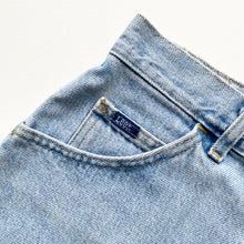 Load image into Gallery viewer, 90s Lee Denim Shorts W26