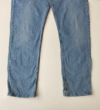 Load image into Gallery viewer, Wrangler Jeans W36 L34