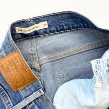 Load image into Gallery viewer, Women’s Levi’s 724 W29 L32