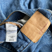 Load image into Gallery viewer, Guess Jeans W36 L32