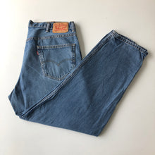 Load image into Gallery viewer, Levi’s 550 W38 L30