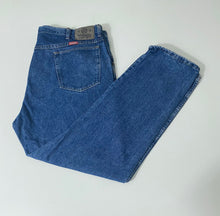 Load image into Gallery viewer, Wrangler Jeans W42 L30