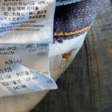 Load image into Gallery viewer, Levi’s 501 W36 L32