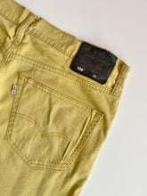 Load image into Gallery viewer, Levis 508 shorts