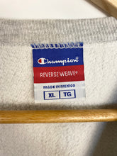 Load image into Gallery viewer, Champion Indiana Uni Sweatshirt (XL)