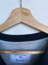 Load image into Gallery viewer, Champion sweatshirt (2XL)