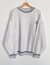 Load image into Gallery viewer, 90s Embroidered sweatshirt (L)