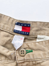 Load image into Gallery viewer, 90s Tommy Hilfiger Shorts W36