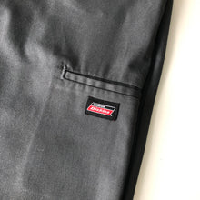 Load image into Gallery viewer, Dickies Shorts W32