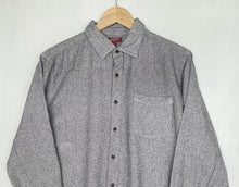 Load image into Gallery viewer, Flannel shirt (L)