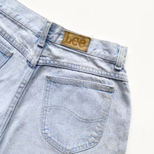 Load image into Gallery viewer, 90s Lee Denim Shorts W28