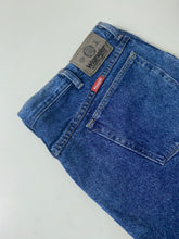 Load image into Gallery viewer, Wrangler Jeans W42 L30