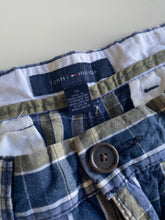 Load image into Gallery viewer, Tommy Hilfiger Shorts W34