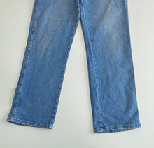 Load image into Gallery viewer, Wrangler Jeans W34 L29