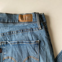 Load image into Gallery viewer, Levi’s 512 W31 L29