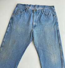 Load image into Gallery viewer, Wrangler Jeans W38 L30