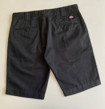 Load image into Gallery viewer, Dickies Shorts W34