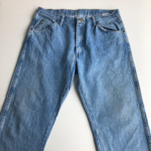 Load image into Gallery viewer, Wrangler Jeans W36 L30