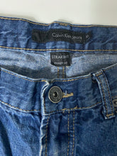 Load image into Gallery viewer, Calvin Klein Jeans W33 L32