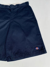 Load image into Gallery viewer, Dickies Shorts W33