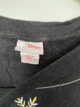 Load image into Gallery viewer, Embroidered ‘Snowflake’ sweatshirt (L)