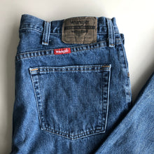 Load image into Gallery viewer, Wrangler Jeans W36 L29