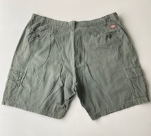 Load image into Gallery viewer, Dickies Shorts W42