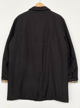 Load image into Gallery viewer, Burberry trench coat (M)