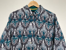 Load image into Gallery viewer, Crazy print shirt (XL)