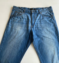 Load image into Gallery viewer, Calvin Klein Jeans W38 L32
