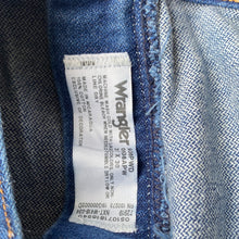 Load image into Gallery viewer, Wrangler Jeans W32 L30