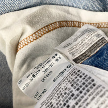 Load image into Gallery viewer, Levi’s 505 W40 L30