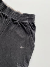 Load image into Gallery viewer, 00s Nike cotton shorts (M)
