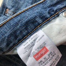 Load image into Gallery viewer, Wrangler Jeans W36 L29