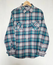 Load image into Gallery viewer, Flannel shirt (XL)