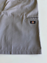 Load image into Gallery viewer, Dickies Shorts W40