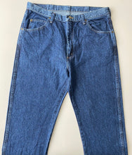 Load image into Gallery viewer, Wrangler Jeans W36 L34