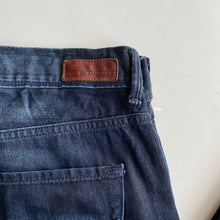 Load image into Gallery viewer, DKNY Jeans W38 L32
