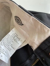 Load image into Gallery viewer, Dickies Shorts W30