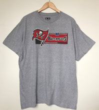 Load image into Gallery viewer, NFL Buccaneers t-shirt (XL)