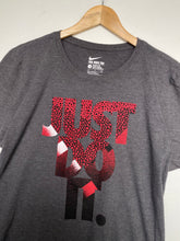 Load image into Gallery viewer, Nike t-shirt (S)