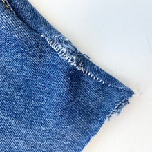 Load image into Gallery viewer, Levi’s 501 Shorts W31