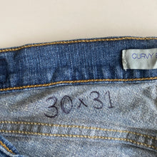 Load image into Gallery viewer, Levi’s 529 W30 L31