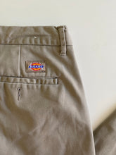 Load image into Gallery viewer, Dickies W34 L32