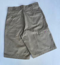 Load image into Gallery viewer, Dickies Shorts W32